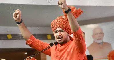 മതം പറഞ്ഞ് വോട്ടുപിടുത്തം; ബി.ജെ.പി സ്ഥാനാര്‍ത്ഥി തേജസ്വി സൂര്യക്കെതിരെ കേസെടുത്ത് തെരഞ്ഞെടുപ്പ് കമ്മീഷന്‍