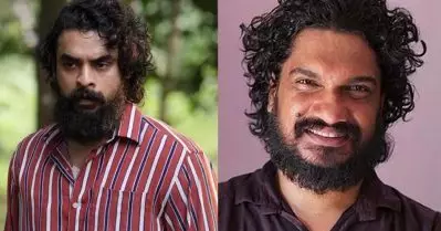 പലരും മുന്നറിയിപ്പ് തന്നു; അന്നെനിക്ക് മനസിലായില്ല, ഇന്ന് മനസിലാകുന്നു: സംവിധായകന്റെ ആരോപണത്തിനെതിരെ ടൊവിനോ തോമസ്