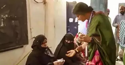 ‘എഫ്.ഐ.ആർ ഒക്കെ മെഡൽ കിട്ടുന്നത് പോലെ’; വോട്ടര്‍മാരുടെ ബുര്‍ഖ അഴിച്ച് പരിശോധിച്ചതിനെ ന്യായീകരിച്ച് ബി.ജെ.പി സ്ഥാനാര്‍ത്ഥി
