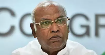 ഖാര്‍ഗെയുടെ ഹെലികോപ്റ്ററില്‍ പരിശോധന നടത്തി തെരഞ്ഞെടുപ്പ് കമ്മീഷന്‍