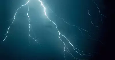 കോഴിക്കോട് സൗത്ത് കടപ്പുറത്ത് ഏഴ് പേര്‍ക്ക് ഇടിമിന്നലേറ്റു; ഒരാളുടെ സ്ഥിതി ഗുരുതരം
