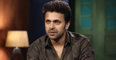ആ ഷോട്ടിന് ശേഷമാണ് പട്ടിയുടെ വായിൽ ബ്ലഡ്‌ കാണുന്നത്, അടുത്ത ടേക്കിന് ശേഷം എനിക്ക് കടിയും കിട്ടി: വിനീത് കുമാർ