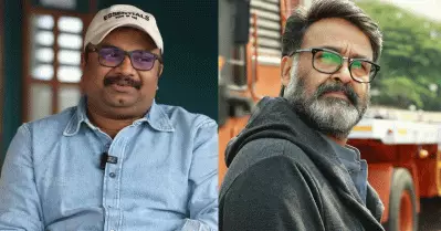 ഓട്ടോഗ്രാഫിനായി ഞാൻ ലാലേട്ടന് കിരീടത്തിന്റെ ബുക്ക്‌ നൽകി, എന്തുകൊണ്ട് ഈ പുസ്തകമെന്ന് അദ്ദേഹം ചോദിച്ചു: ജിസ് ജോയ്