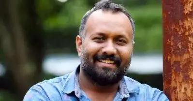 സിനിമയില്‍ അവസരം വാഗ്ദാനം ചെയ്ത് പീഡിപ്പിച്ചു; സംവിധായകന്‍ ഒമര്‍ ലുലുവിനെതിരെ കേസ്