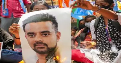 പ്രജ്വല്‍ രേവണ്ണയുടെ നാട്ടില്‍ തുടരാന്‍ ഭയം; കൂട്ടപ്പലായനം ചെയ്ത് അതിക്രമത്തിനിരയായ സ്ത്രീകൾ
