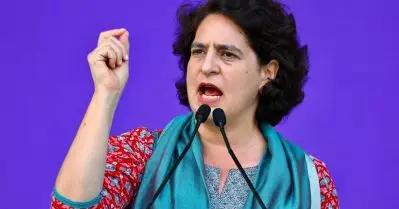 ഇന്ത്യക്കാരുടെ സുരക്ഷയില്‍ ആശങ്ക; ഖാംനഇയുടെ വധത്തെ അപലപിച്ച് പ്രിയങ്ക ഗാന്ധി