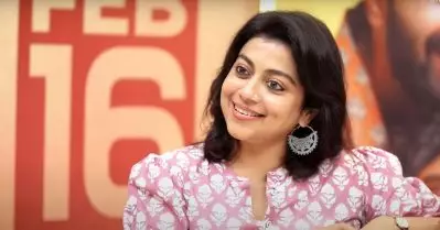 ആ കഥാപാത്രങ്ങള്‍ ഇപ്പോഴും എന്നിലുണ്ട്; അവയില്‍ നിന്ന് എന്തെങ്കിലുമൊക്കെ എനിക്ക് പഠിക്കാനുണ്ടാവും: ശ്രുതി രാമചന്ദ്രന്‍