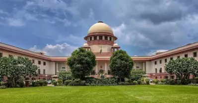 ‘പൊട്ട് കുത്തുന്നവരെ വിലക്കുമോ?’ മുംബൈ കോളജിലെ ഹിജാബ് നിരോധനത്തിന് സുപ്രീം കോടതിയുടെ സ്റ്റേ