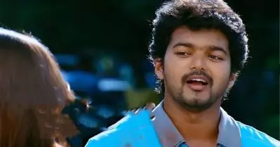 ഗില്ലി ഹിറ്റായത് കണ്ട് ഈ സിനിമ റീ റിലീസ് ചെയ്‌തേക്കല്ലേ, അതും 50ാം പിറന്നാളിന്: നിര്‍മാതാക്കളോട് അപേക്ഷയുമായി വിജയ് ആരാധകര്‍
