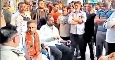 നടപടിയില്ലെങ്കില്‍ പ്രദേശത്തെ രണ്ട് ലക്ഷം മുസ്‌ലീങ്ങളെ കൊല്ലുമെന്ന് ബി.ജെ.പി നേതാവ്; ക്ഷേത്രപരിസരത്ത് പശുമാംസമെന്ന് ആരോപണം