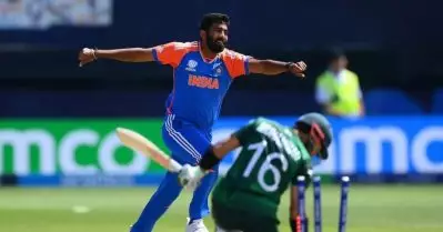 പാകിസ്ഥാനെ എറിഞ്ഞ് വീഴ്ത്തി ഇന്ത്യ സ്വന്തമാക്കിയത് പുതിയ ചരിത്രം!