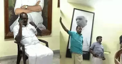 തൃശൂര്‍ ഡി.സി.സി ഓഫീസില്‍ കൂട്ടത്തല്ല്: കെ. മുരളീധരന്റെ അനുയായിയെ കൈയേറ്റം ചെയ്തതായി പരാതി
