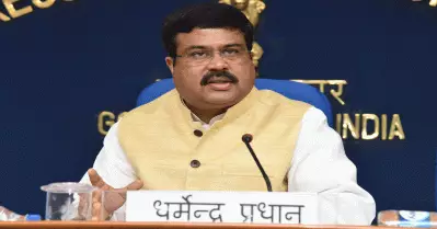നീറ്റ് പരീക്ഷയിലെ ക്രമക്കേട് സമ്മതിച്ച് കേന്ദ്ര വിദ്യാഭ്യാസമന്ത്രി; രണ്ട് ഇടങ്ങളില്‍ തിരിമറി നടന്നെന്ന് റിപ്പോര്‍ട്ട്