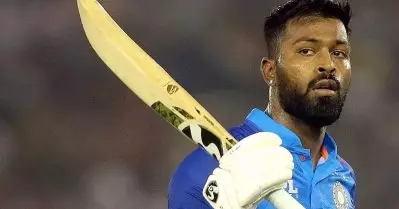 ഇത് ഹര്‍ദിക്കിന്റ തിരിച്ചുവരവ്, ടി-20 ചരിത്രത്തിലെ ആദ്യ താരമായി വമ്പന്‍ റെക്കോഡ്; ഇവന്റെ വെടിക്കെട്ട് കാണാന്‍ ഒരുങ്ങി നിന്നോ!