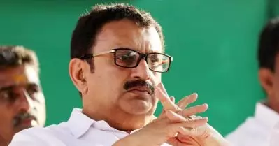 തൃശൂരിലെ കെ. മുരളീധരന്റെ പരാജയം; ഡി.സി.സി ഓഫീസിന് മുന്നില്‍ പോസ്റ്റര്‍ യുദ്ധം