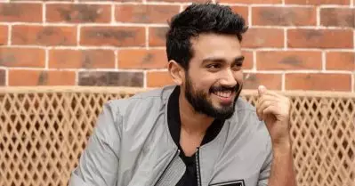 ഞാന്‍ മരിക്കുന്ന സിനിമകളെല്ലാം ഹിറ്റാവുന്നു, അതിന്റെ കാരണം എന്താണോ എന്തോ? കാളിദാസ് ജയറാം
