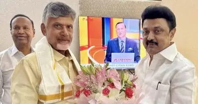 പ്രതിപക്ഷത്തിരിക്കുമെന്ന് പറയുമ്പോഴും നിര്‍ണായക ശക്തികളുമായി കൂടിക്കാഴ്ച നടത്തി ഇന്ത്യമുന്നണി നേതാക്കള്‍