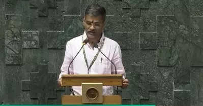 ഇംഗ്ലീഷ് അറിയില്ലെങ്കിൽ മത്സരിക്കേണ്ടെന്ന് ബി.ജെ.പി; സത്യപ്രതിജ്ഞ ഇംഗ്ലീഷിലാക്കി നിലേഷ് ലങ്കേയുടെ മധുരപ്രതികാരം