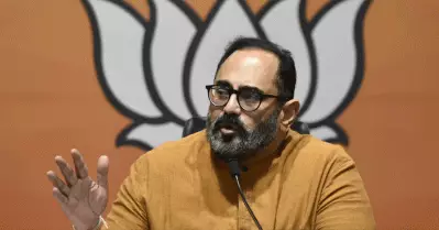 എനിക്ക് മുണ്ടുടുക്കാനുമറിയാം, മടക്കി കുത്താനുമറിയാം, മലയാളത്തില്‍ തെറി വിളിക്കാനുമറിയാം: രാജീവ് ചന്ദ്രശേഖരന്‍