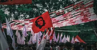 പ്ലസ് വണ്‍ സീറ്റ് ക്ഷാമം; സര്‍ക്കാരിനെതിരെ സമരത്തിന് എസ്.എഫ്.ഐയും; തിങ്കളാഴ്ച മലപ്പുറം കലക്ടറേറ്റിലേക്ക് മാര്‍ച്ച്