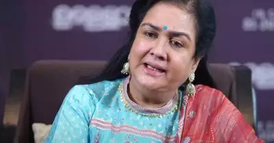 കൂടുതല്‍ ഞെട്ടാന്‍ സംവിധായകന്‍ ആവശ്യപ്പെട്ടു, നിങ്ങള്‍ തന്ന അഞ്ച് ലക്ഷത്തിന് ഇത്രയും പോരെ എന്ന് ഞാന്‍ തിരിച്ചുചോദിച്ചു: ഉര്‍വശി