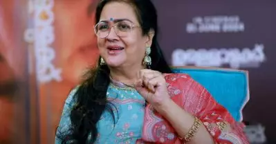 ആറാമത്തെ സംസ്ഥാന അവാര്‍ഡ് നേടി ഉര്‍വശി ഇനി സ്ഥാനം മമ്മൂട്ടിക്കും മോഹന്‍ലാലിനുമൊപ്പം
