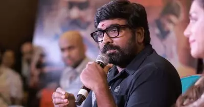 എന്റെ ഓഫീസിൽ ഫ്രെയിം ചെയ്ത് വെച്ചിട്ടുള്ള ഒരേയൊരു ഓട്ടോഗ്രാഫ്‌ മലയാളത്തിലെ ആ സൂപ്പർ സ്റ്റാറിന്റെതാണ്: വിജയ് സേതുപതി