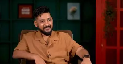 സിനിമ  കണ്ടപ്പോള്‍ മനസില്‍ നിന്ന് എന്തൊക്കെയോ അടര്‍ന്ന് പോയി; ലൈറ്റ് തെളിഞ്ഞിട്ടും വിതുമ്പി കരയുകയായിരുന്നു ഞാന്‍: വിനായക് ശശികുമാര്‍
