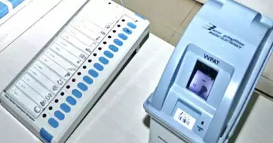 ബി.ജെ.പി സ്ഥാനാർത്ഥികളെ വിജയിപ്പിക്കാൻ ശ്രമിച്ചു; മോദിക്കെതിരെയും തെരഞ്ഞെടുപ്പ് കമ്മീഷനെതിരെയും പൊലീസിൽ പരാതി