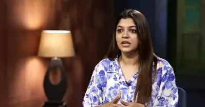 ഷൂട്ടില്ലാത്ത സമയത്ത് പോലും അയാളുടെ അഭിനയം കാണാന്‍ വേണ്ടി ഞാനും കാളിദാസും രായന്റെ സെറ്റില്‍ പോകുമായിരുന്നു: അപര്‍ണ ബാലമുരളി