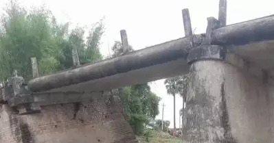 ഇത് അവസാനിക്കുമെന്ന് തോന്നുന്നില്ല; നാലാഴ്ചക്കിടെ ബീഹാറില്‍ പതിനാലാമതും പാലം തകര്‍ന്നു