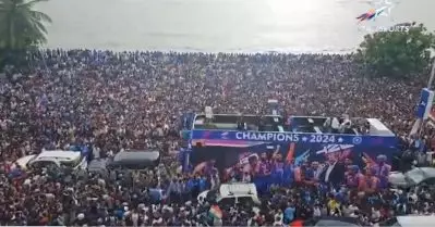 ഇന്ത്യയ്ക്ക് വമ്പന്‍ വരവേല്‍പ്പ്, മറൈന്‍ ഡ്രൈവില്‍ ജനസാഗരം!