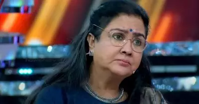 ആ നടി എന്നെ അടിക്കുകയും നുള്ളുകയും വഴക്കുപറയുകയും ചെയ്യും, പുറത്തുപോകുമ്പോള്‍ അനുവാദം വാങ്ങണം: ഉര്‍വശി