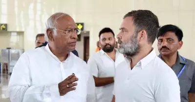 നിര്‍ണായക സന്ദര്‍ശനത്തിനായി രാഹുലും ഖാര്‍ഗെയും ജമ്മു കശ്മീരില്‍
