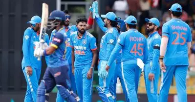 ഇതിഹാസത്തിന് വിട നല്‍കി ഇന്ത്യന്‍ ടീം; കറുത്ത ബാന്‍ഡണിഞ്ഞ് ആദ്യ മത്സരത്തിന്