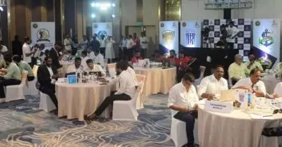 കേരള ക്രിക്കറ്റ് ലീഗ് താരലേലം; എം.എസ്. അഖിലും വരുണ്‍ നായനാരും വിലയേറിയ താരങ്ങള്‍