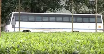 ദുരന്തത്തിന് സാക്ഷിയായി മടങ്ങാന്‍ വഴിയില്ലാതെ ഒറ്റപ്പെട്ട് കെ.എസ്.ആര്‍.ടി.സിയുടെ മുണ്ടക്കൈ ബസ്