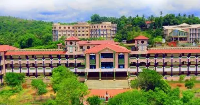ലോ പഠിക്കണോ മറ്റെങ്ങും പോകേണ്ട; നാല് വ്യത്യസ്ത കോഴ്സുകളുമായി നെഹ്റു അക്കാമദി ഓഫ് ലോ