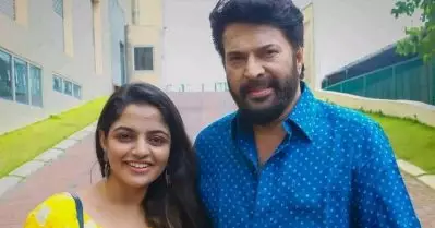 ആദ്യമായി മമ്മൂക്കയെ കണ്ടപ്പോള്‍ ‘ഞാന്‍ നിഖില’ എന്നുപറഞ്ഞ് പരിചയപ്പെടാന്‍ പോയി, എന്നാല്‍ മമ്മൂക്കയുടെ മറുപടി ഞെട്ടിച്ചു: നിഖില