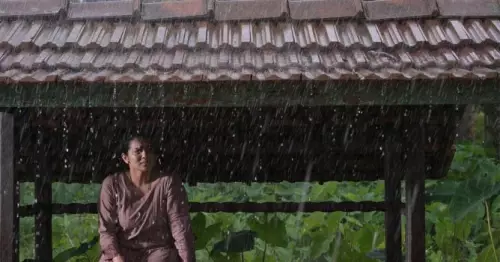 parvathy thiruvoth in ullozukk