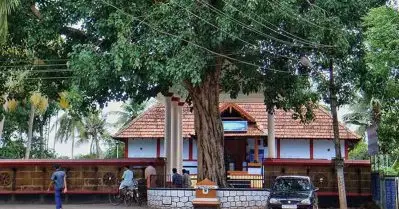 നാലമ്പല തീര്‍ത്ഥാടകരില്‍ നിന്ന് ചൊവ്വാഴ്ച ലഭിച്ച 3,04,480 രൂപ വയനാട്ടിലെ ദുരന്തബാധിതര്‍ക്ക് നല്‍കുമെന്ന് പായമ്മല്‍ ദേവസ്വം