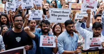 കൊല്‍ക്കത്തയിലെ ഡോക്ടറുടെ കൊലപാതകം; തെറ്റായ വിവരം പ്രചരിപ്പിച്ച ബി.ജെ.പി നേതാവുള്‍പ്പെടെയുള്ളവര്‍ക്കെതിരെ സമന്‍സ്