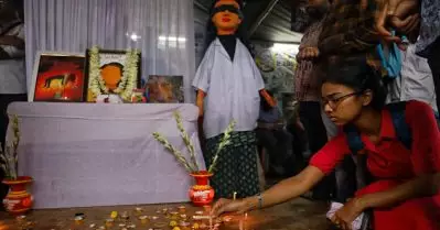 കൊല്ലപ്പെട്ട ഡോക്ടർക്ക് ഐക്യദാർഢ്യം; ബംഗാളിലെ ദുർഗ പൂജ കമ്മിറ്റികൾ മമത സർക്കാരിൻറെ ഗ്രാന്റുകൾ നിരസിച്ചു