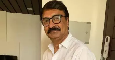 കഥ കേള്‍ക്കാനെന്ന പേരില്‍ വിളിച്ചുവരുത്തി ലൈംഗികമായി ആക്രമിച്ചു; പിന്നാലെ 10000 രൂപ അയച്ചുനല്‍കി; വി.കെ. പ്രകാശിനെതിരെ കഥാകൃത്ത്