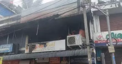 പാപ്പനംകോട് വൻ തീ പിടുത്തം; രണ്ട് പേർ വെന്തുമരിച്ചു