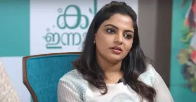 അന്ന് സിനിമയിലെ ഡയലോഗ് പറയാനാവാതെ ഞാന്‍ സെറ്റിലിരുന്ന് കരഞ്ഞു: നിഖില വിമല്‍