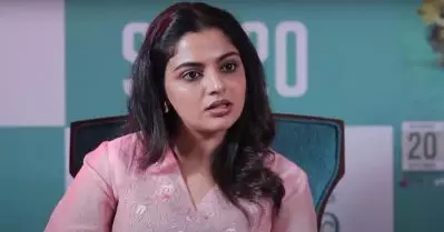 അന്ന് പലപ്പോഴും കരഞ്ഞുകൊണ്ട് ഡയലോഗ് വായിച്ചിട്ടുണ്ട്: നിഖില വിമല്‍
