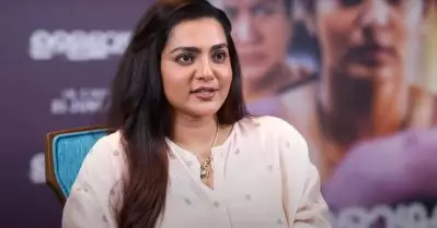 അന്ന് സൂപ്പര്‍സ്റ്റാറിന്റെ ആവശ്യമെന്തെന്ന് ചോദ്യം, ഇന്ന് ഹൃതിക്കിന് സൂപ്പര്‍സ്റ്റാറെന്ന് വിശേഷണം, പാര്‍വതി തിരുവോത്തിന് വിമര്‍ശനം