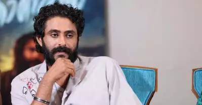 മഹാരാജാസിലെ ആ അടിയിൽ നിന്ന് ഓടി രക്ഷപെട്ടതുകൊണ്ടാണ് ഇപ്പോൾ സുന്ദരനായി ഇരിക്കുന്നത്: ആന്റണി വർഗീസ്