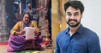 ഡയലോഗില്ലാത്തവര്‍ക്ക് എന്തിനാ സ്‌ക്രിപ്റ്റ് കൊടുത്തത്?: എ.ആര്‍.എം ലൊക്കേഷനില്‍ സംവിധായകനെ ട്രോളി ടൊവിനോ